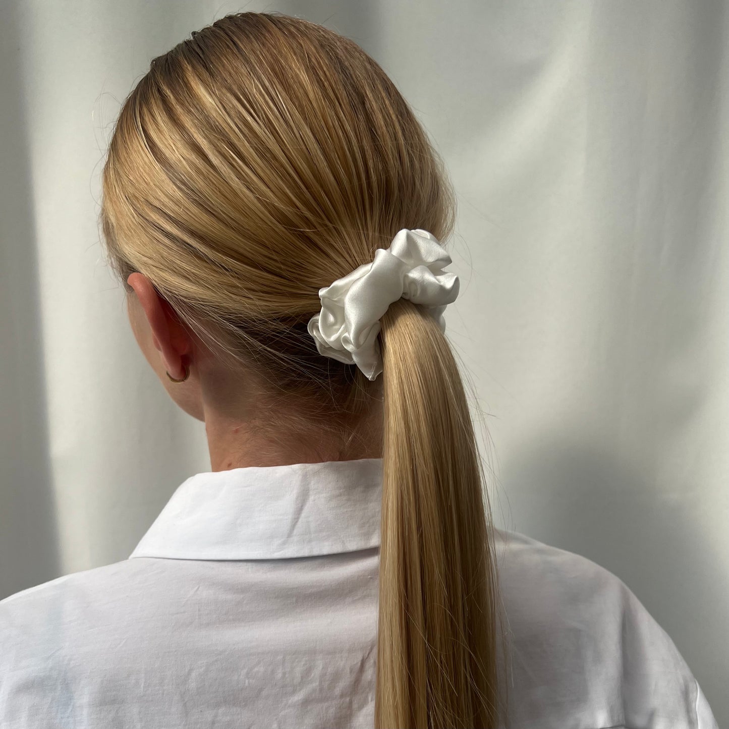 Jedwabna gumka MINI - mleczna biel