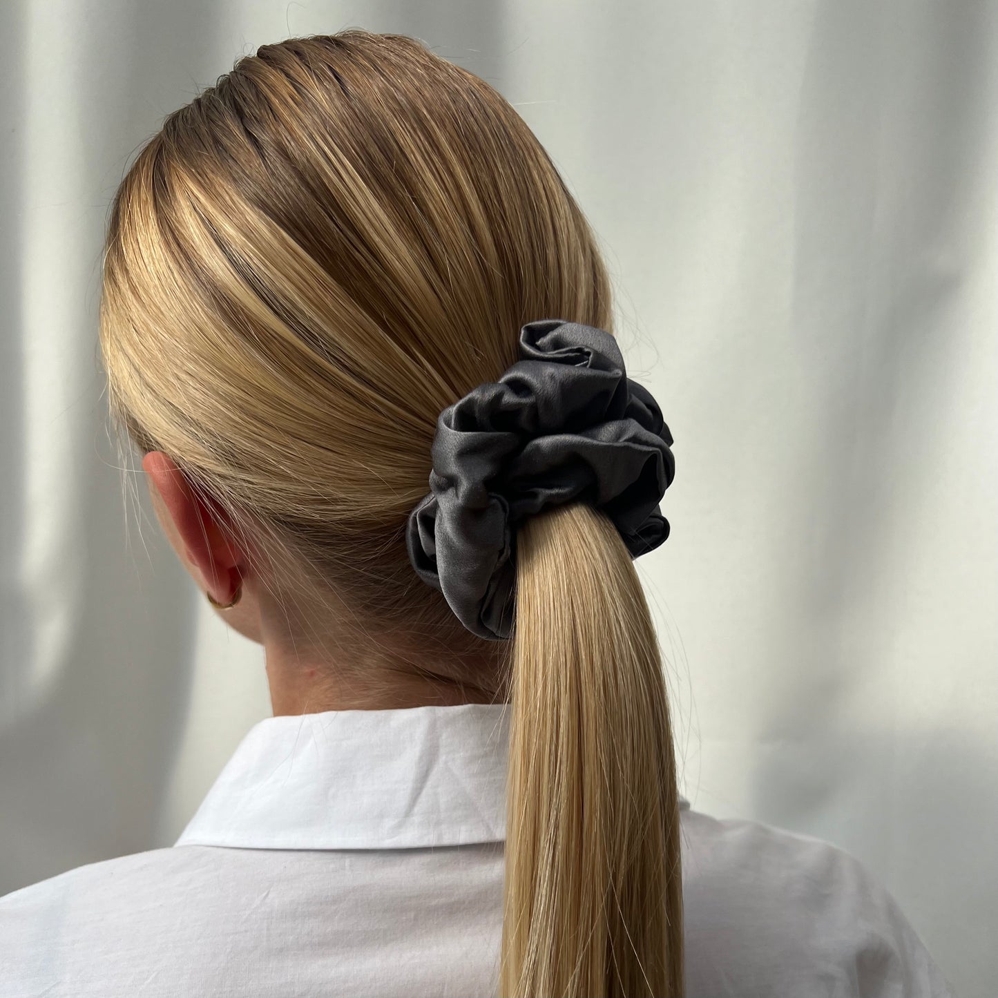 Jedwabna gumka STANDARD - stalowy