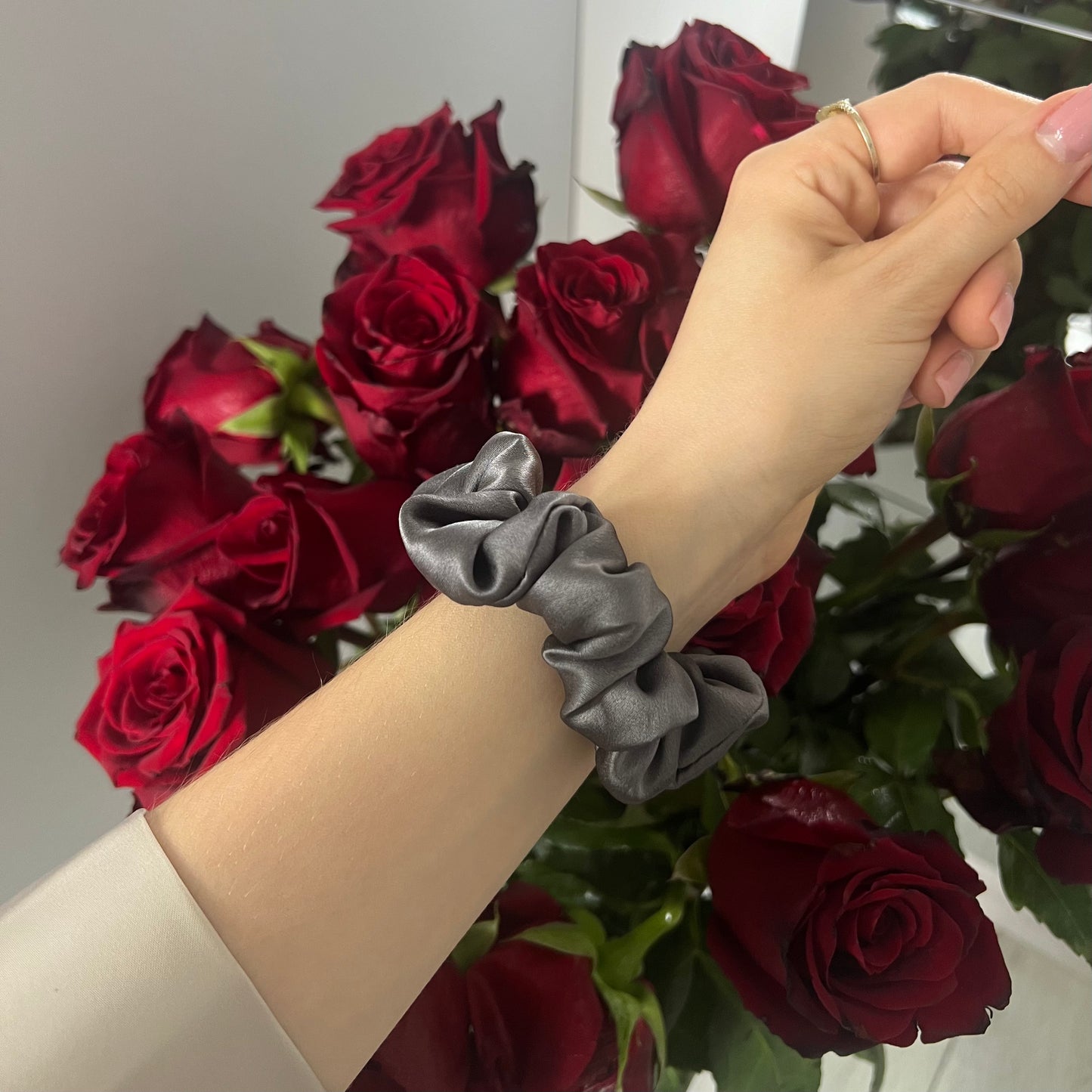 Jedwabna gumka MINI - stalowy