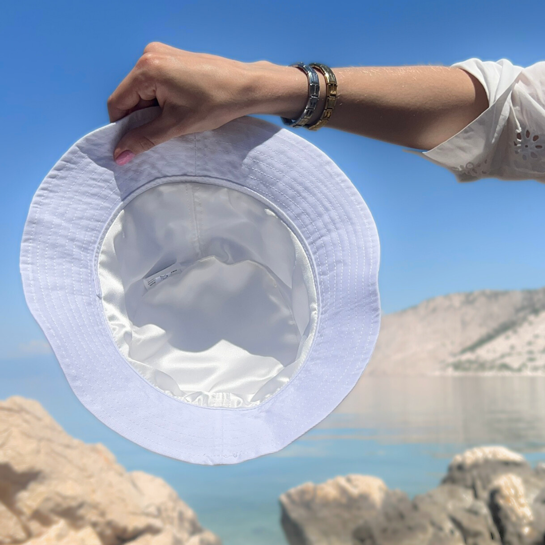 Dlaczego Bucket Hat z Jedwabną Podszewką to Must-Have w Twojej Garderobie?