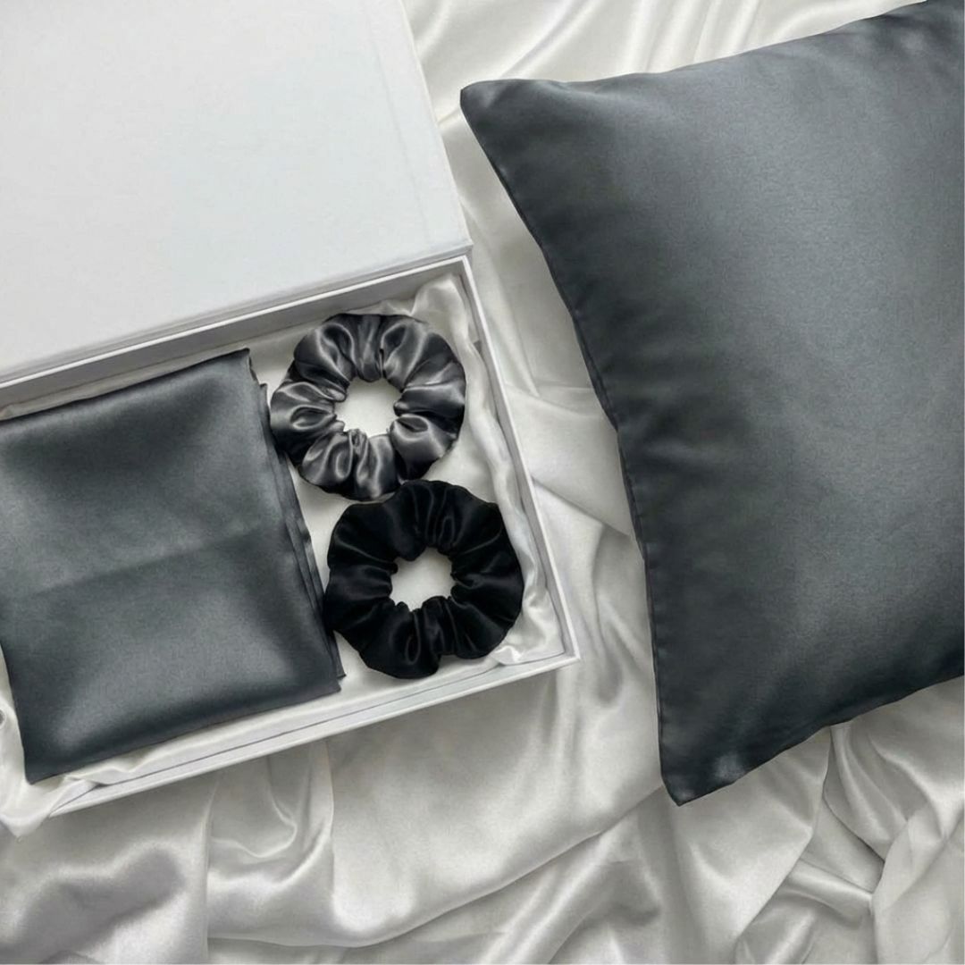 zestaw prezentowy jedwabna poszewka na poduszkę i jedwabne gumki do włosów