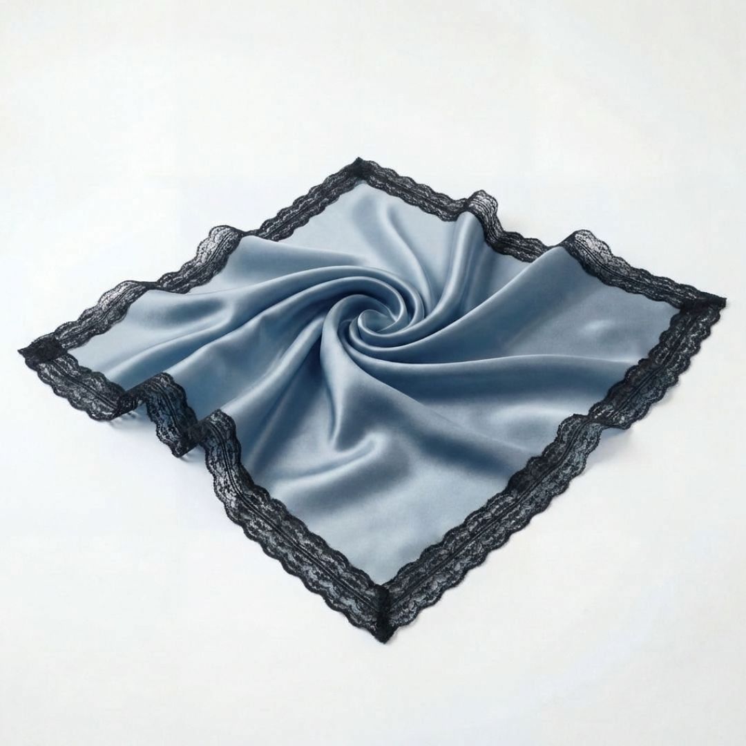 Jedwabna apaszka z koronką