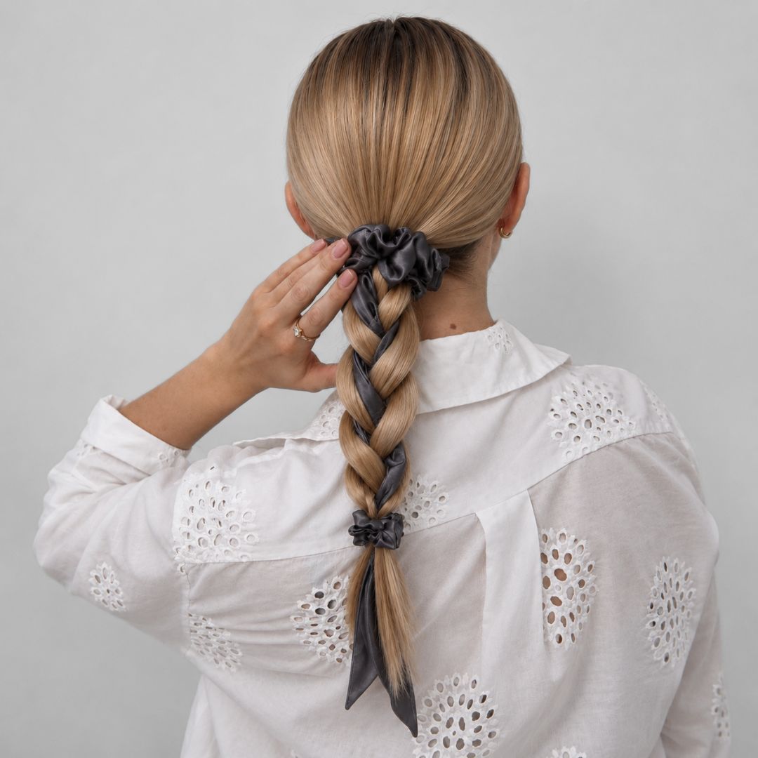 JEDWABNA SCRUNCHIE 2W1 Z KOKARDĄ – GUMKA DO WŁOSÓW Z 100% JEDWABIU MORWOWEGO