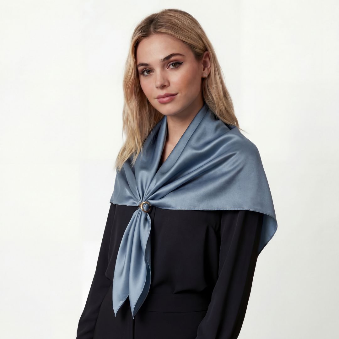 jedwabna apaszka niebieska błękitna blue